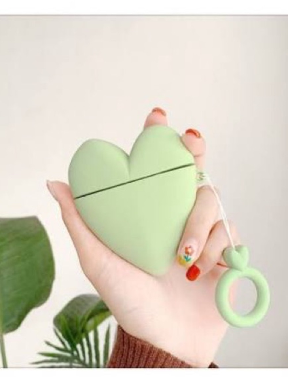 Heart-Shaped Silicone AirPods Case - Green